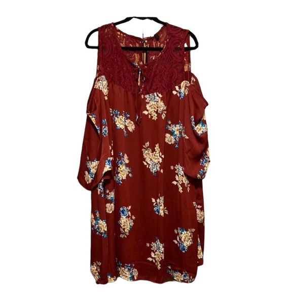 Dresses & Skirts - Floral Cold Shoulder knee length dress New size 3XL